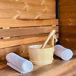 Voeroesko Villa- Titkari Szauna Es Jakkuzi Hasznalattal ゲストハウス