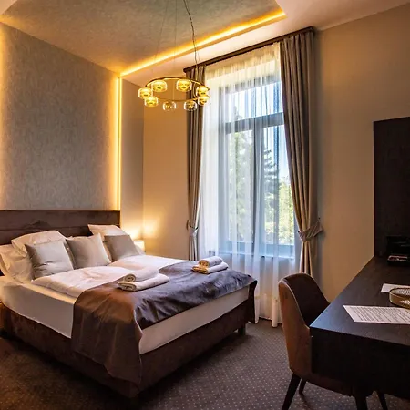 Guest house Voeroesko Villa- Titkari Szauna Es Jakkuzi Hasznalattal Balatonalmadi