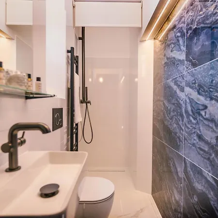 Affittacamere Vöröskő Villa- Titkári Szauna és Jakkuzi Használattal Balatonalmádi