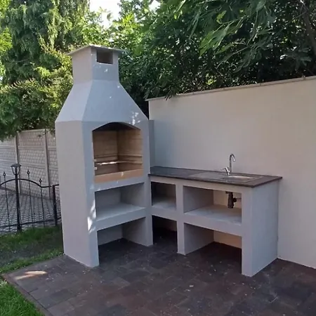 Voeroesko Villa- Titkari Szauna Es Jakkuzi Hasznalattal