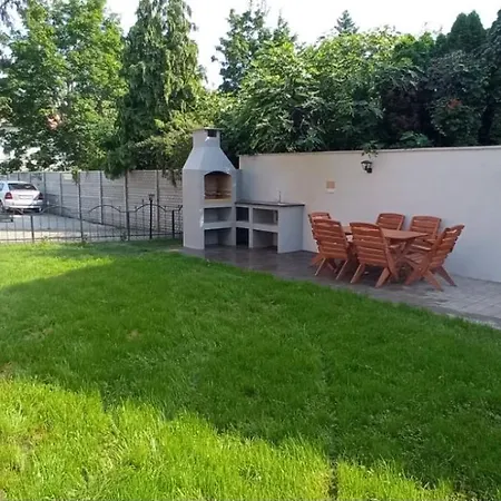 Voeroesko Villa- Titkari Szauna Es Jakkuzi Hasznalattal