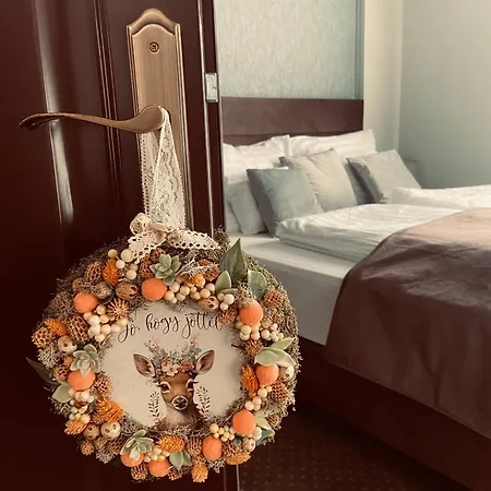 Guest house Voeroesko Villa- Titkari Szauna Es Jakkuzi Hasznalattal Balatonalmadi