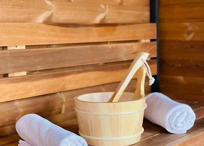 Vöröskő Villa- Titkári Szauna és Jakkuzi Használattal Vendégház