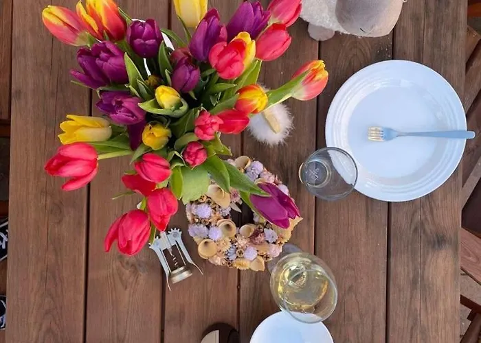 Vöröskő Villa- Titkári Szauna és Jakkuzi Használattal 3* Balatonalmádi